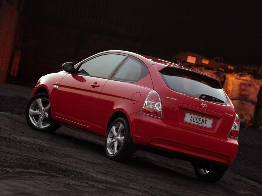  Hyundai Accent 3-Door 2007 года  (ZA) (фото 4 из 20)